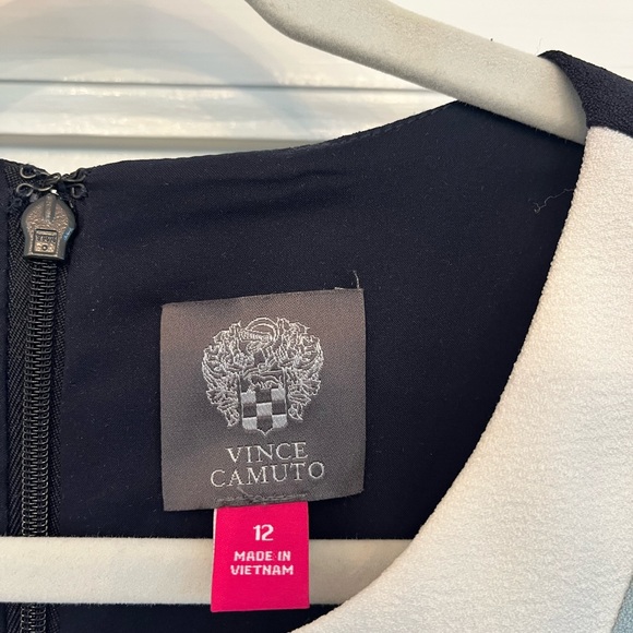 Vince Camuto Crepe Colorblock shift dress - Picture 4 of 5